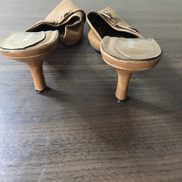 RAMPAGE TAN POINTY HEELS - Picture 5 of 5